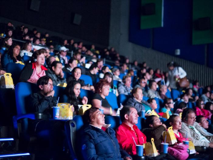 Los precios de las boletas de cine en Colombia son de película